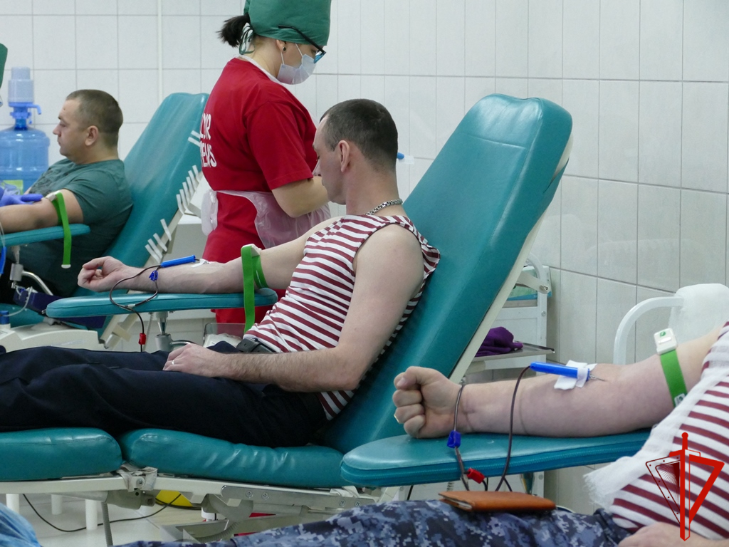 Донор томск. Донор крови. Национальный день донора. Доноры для 4 - крови.